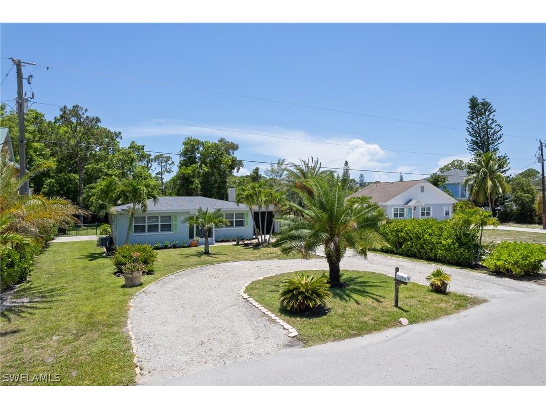 4021 Tarpon Avenue Bonita Springs FL 34134 224047852 image1