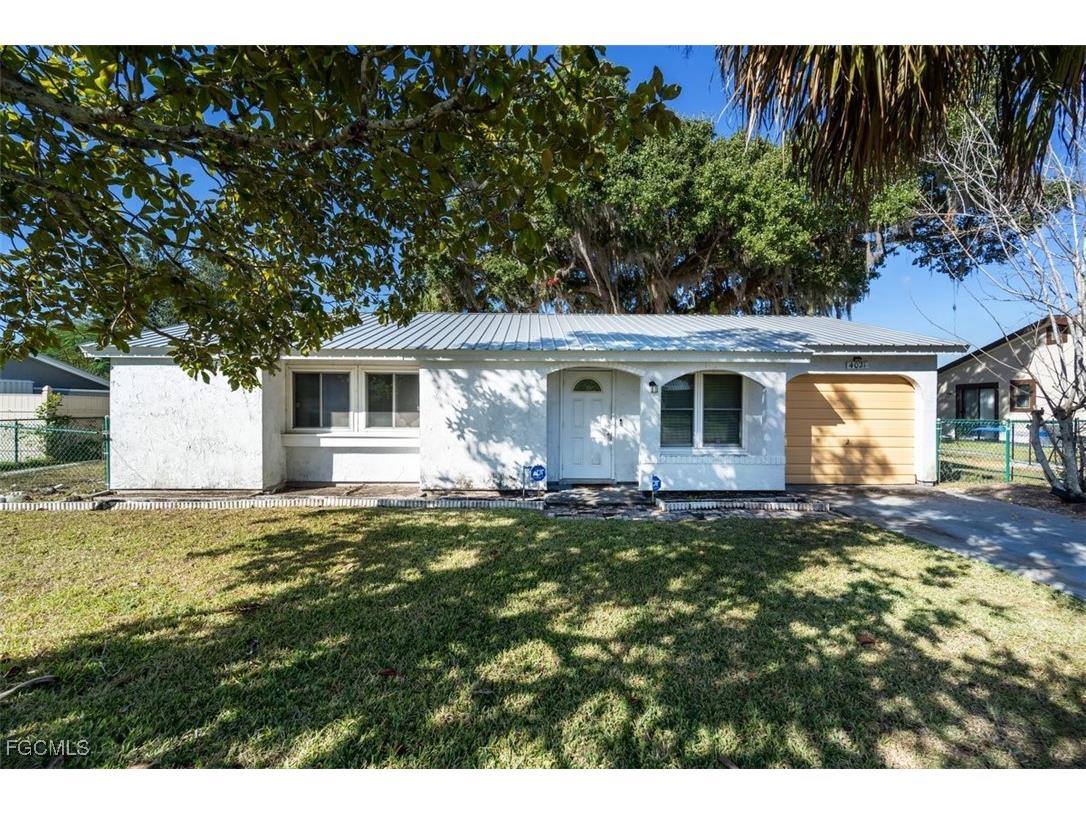 4021 W Palomar Circle Labelle FL 33935 2026002471 image1