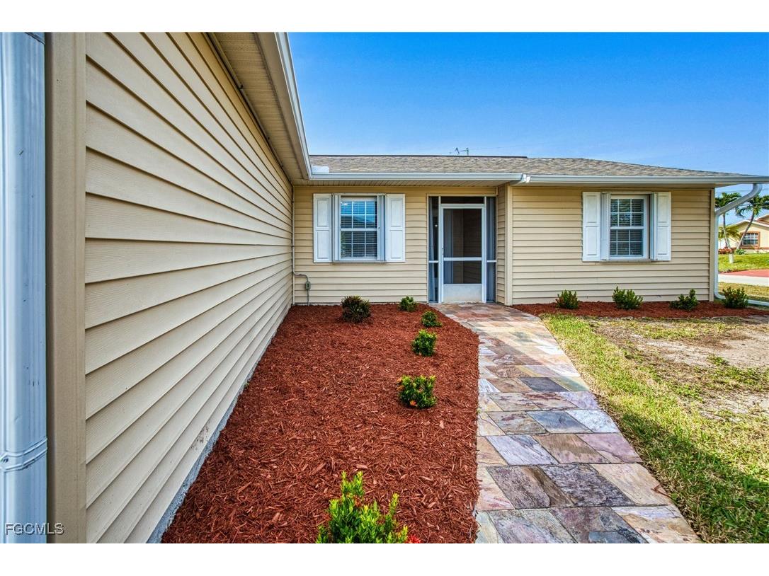 4022 SW 8th Place Cape Coral FL 33914 2025019535 image2