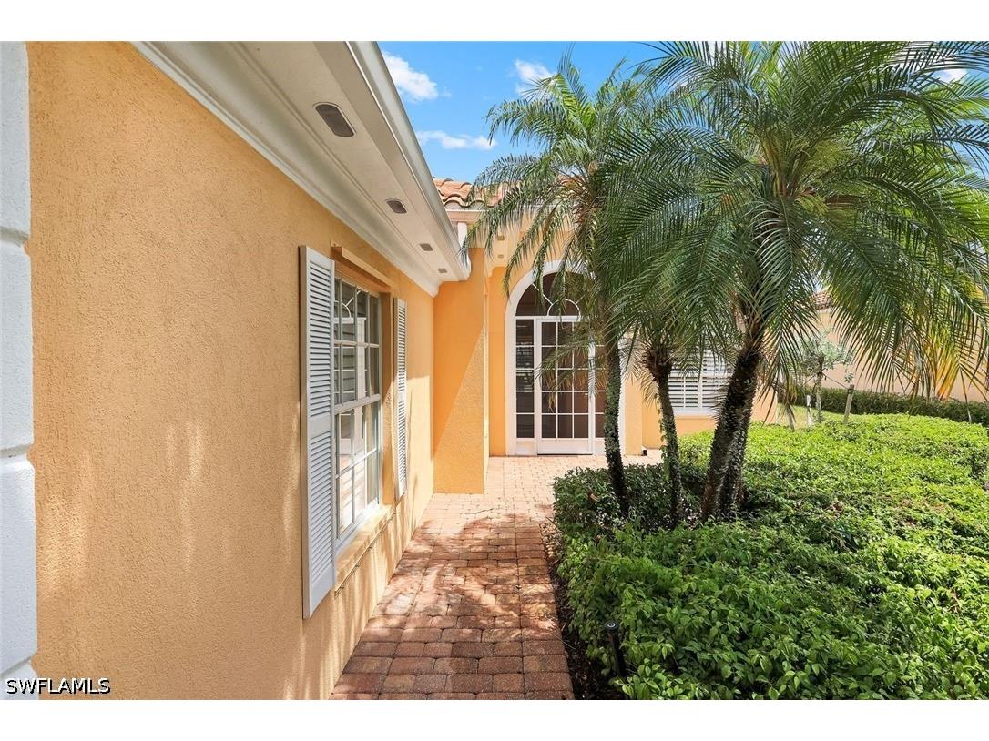 4024 Trinidad Way Naples FL 34119 226019241 image4