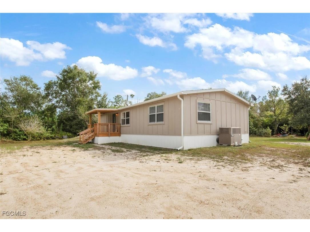 40241 Little Farm Road Punta Gorda FL 33982 2025023940 image1