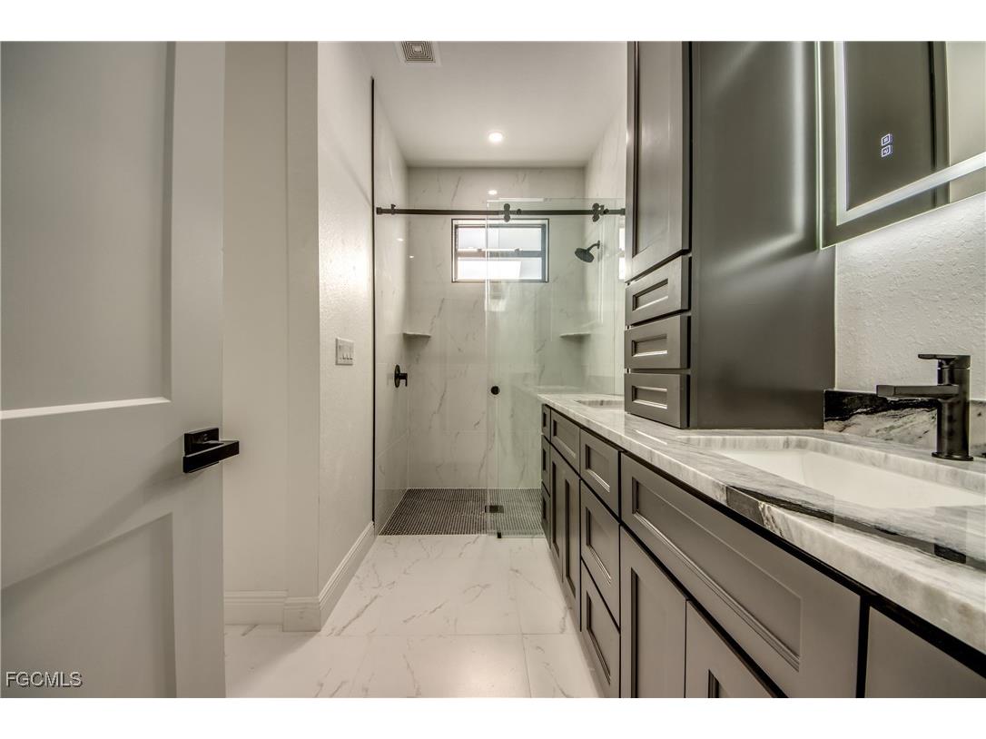 4025 SW 2nd Court Cape Coral FL 33914 2025018083 image32