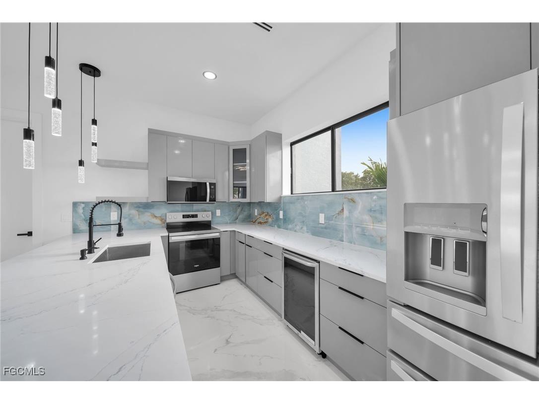 4026 SE 3rd Avenue Cape Coral FL 33904 2025002579 image15