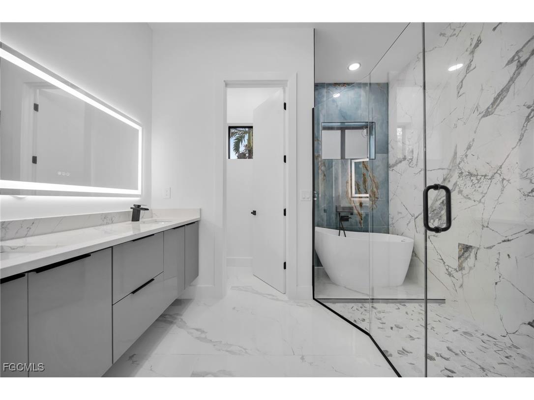 4026 SE 3rd Avenue Cape Coral FL 33904 2025002579 image23