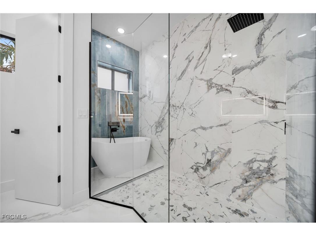 4026 SE 3rd Avenue Cape Coral FL 33904 2025002579 image25