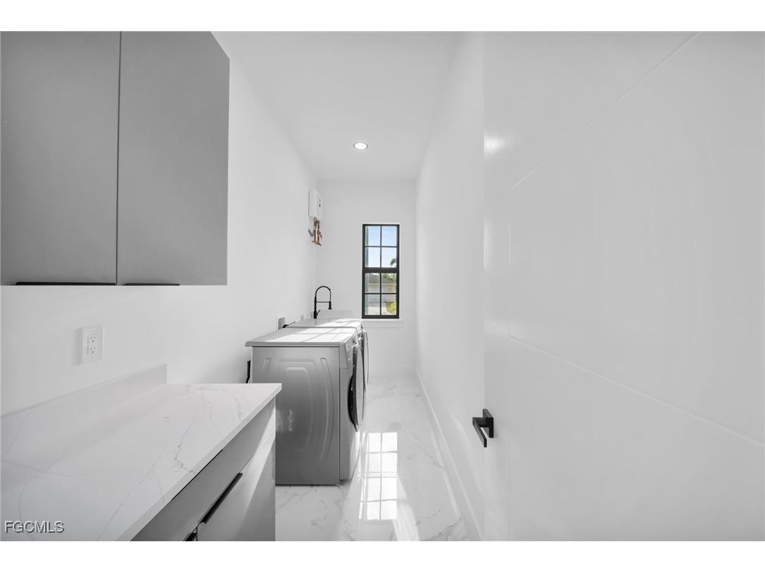 4026 SE 3rd Avenue Cape Coral FL 33904 2025002579 image26