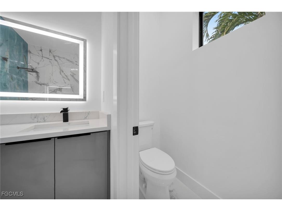 4026 SE 3rd Avenue Cape Coral FL 33904 2025002579 image27