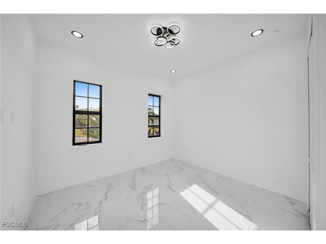 4026 SE 3rd Avenue Cape Coral FL 33904 2025002579 image35