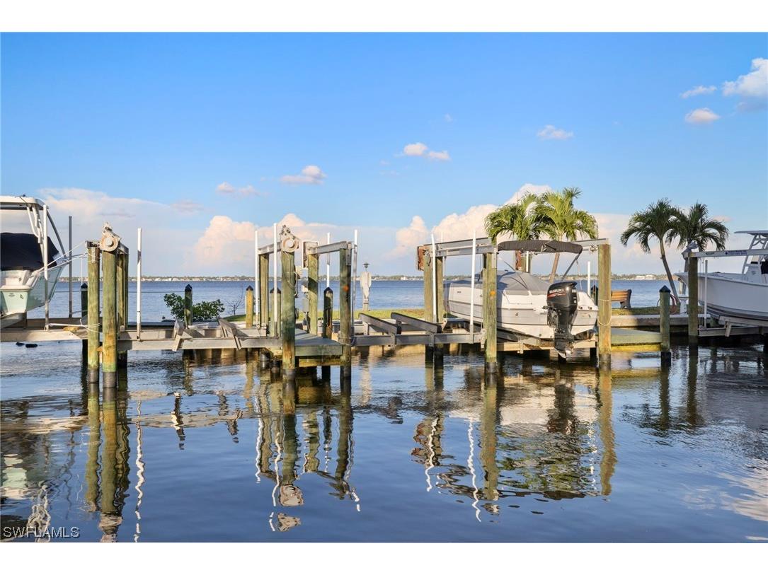 4029 SE 20th Place #205 Cape Coral FL 33904 223043625 image1
