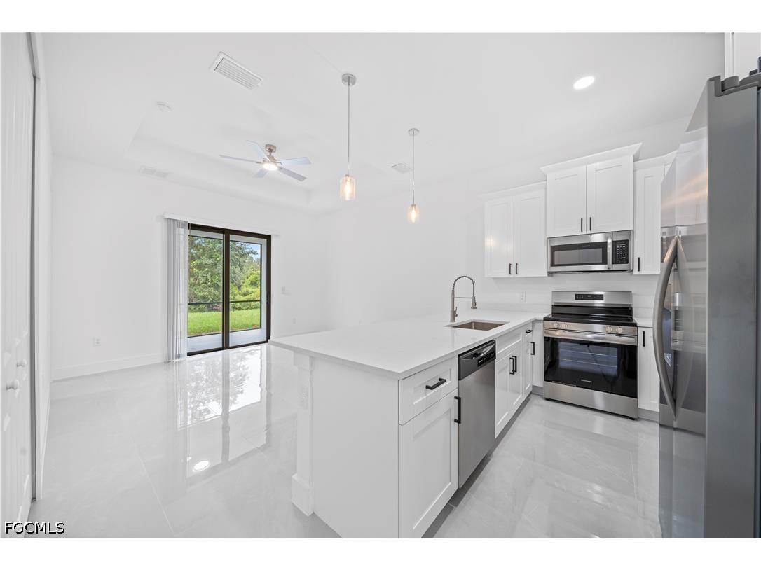 403/405 Bell Boulevard S Lehigh Acres FL 33974 2026021560 image4