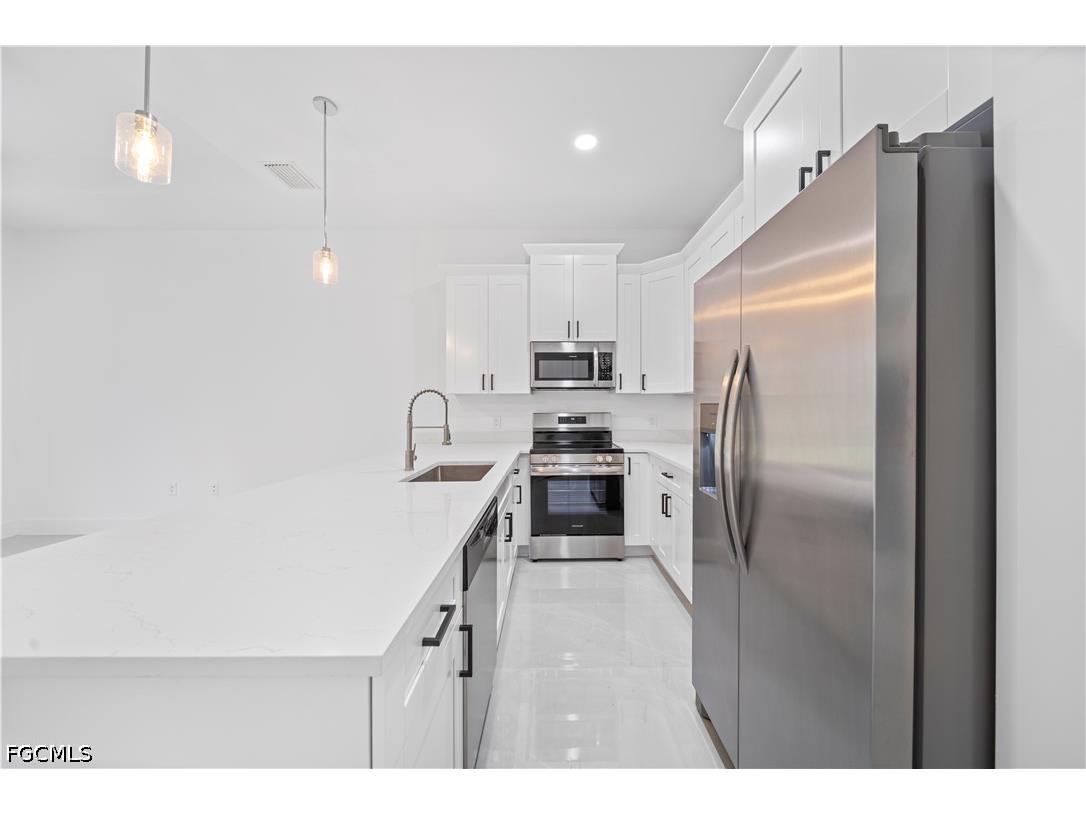 403/405 Bell Boulevard S Lehigh Acres FL 33974 2026021560 image5