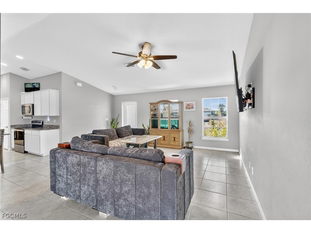 403 NW 17th Terrace Cape Coral FL 33993 2026009974 image18