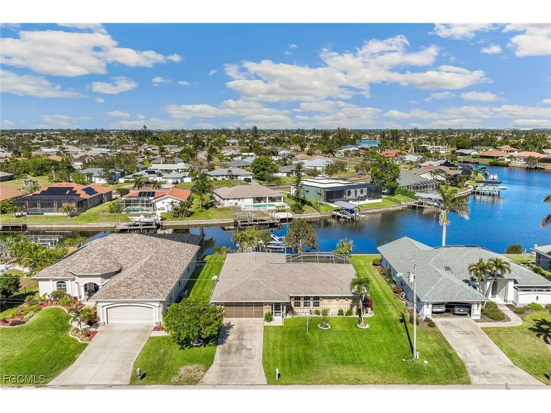 403 SE 28th Terrace Cape Coral FL 33904 2025022408 image1