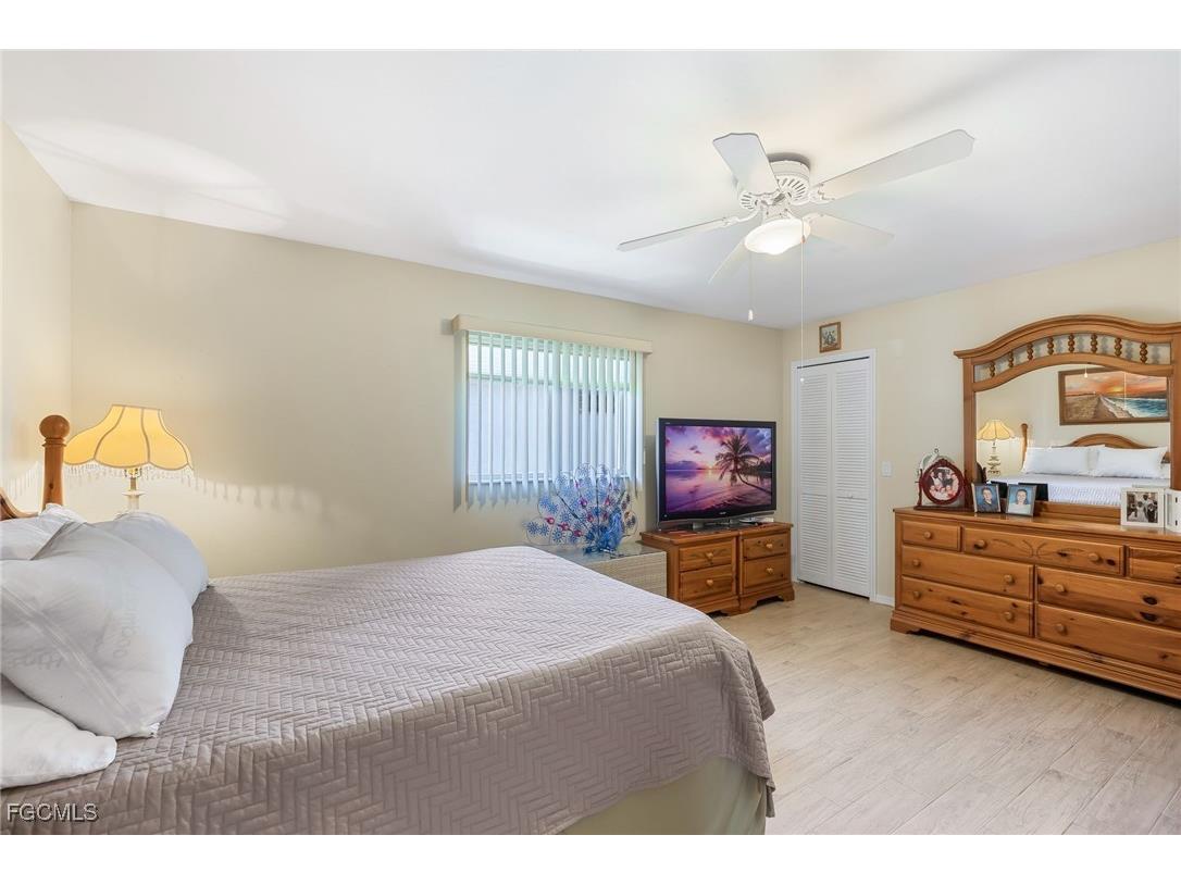 403 SE 28th Terrace Cape Coral FL 33904 2025022408 image15