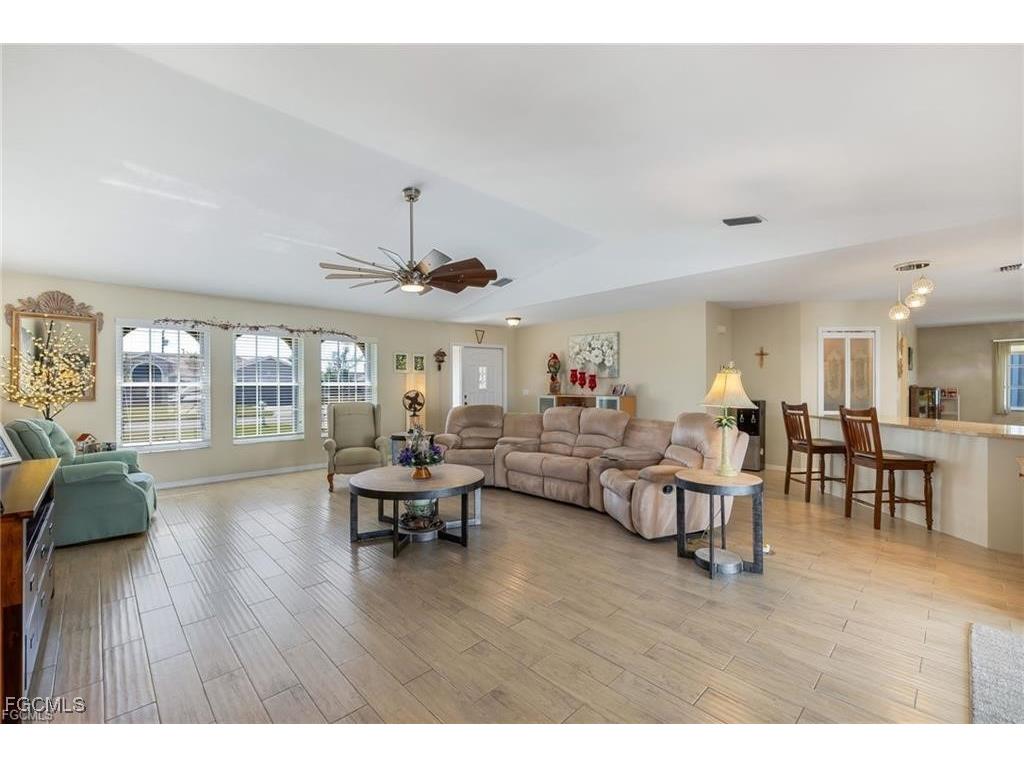 403 SE 28th Terrace Cape Coral FL 33904 2025022408 image7