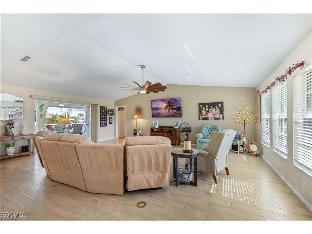 403 SE 28th Terrace Cape Coral FL 33904 2025022408 image8