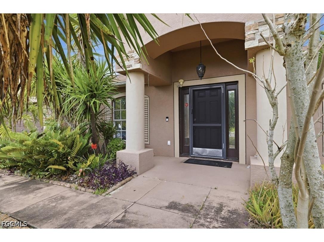403 SW 28th Place Cape Coral FL 33991 2026018862 image2