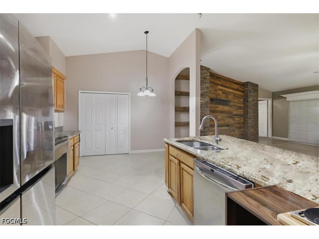403 SW 28th Place Cape Coral FL 33991 2026018862 image5