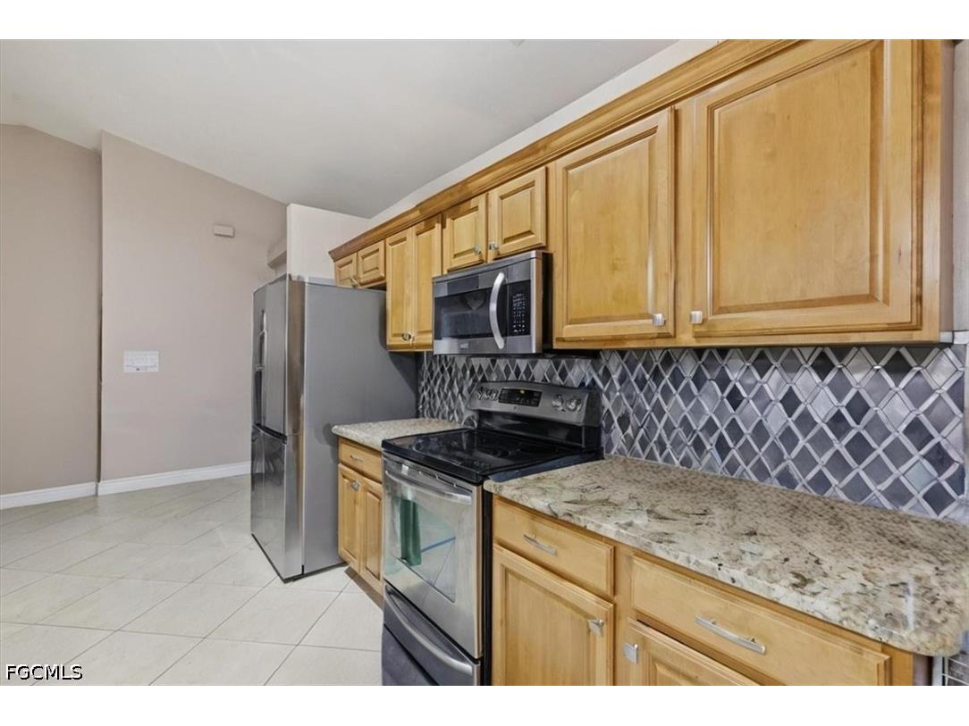 403 SW 28th Place Cape Coral FL 33991 2026018862 image8