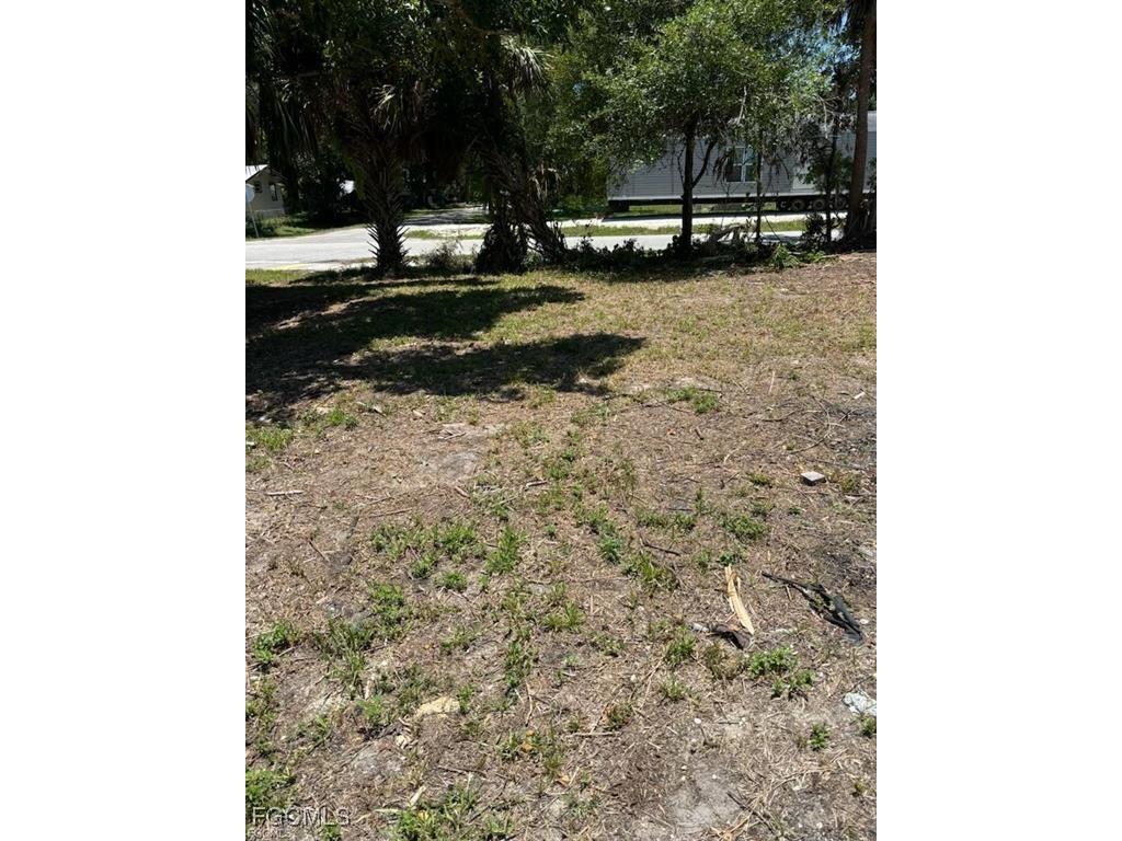 403 Santa Barbara Street North Fort Myers FL 33903 2025004433 image1