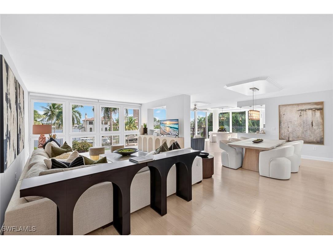 4031 Gulf Shore Boulevard N #3E Naples FL 34103 225036055 image1