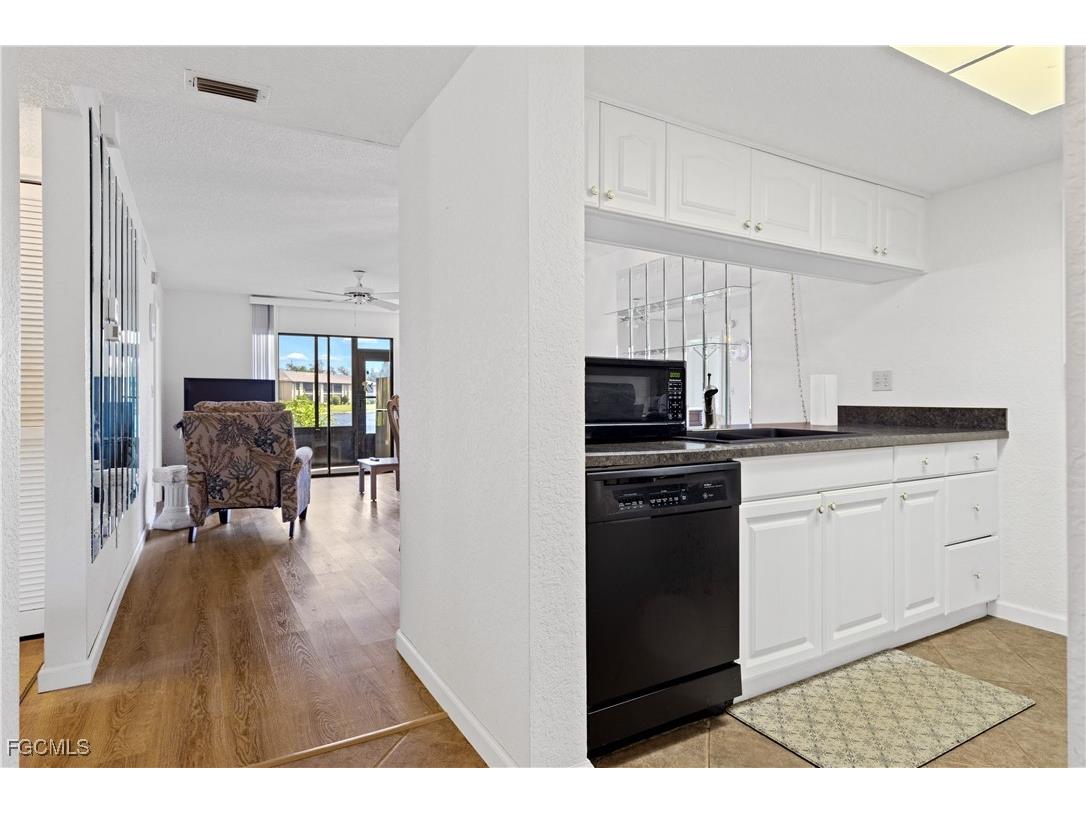 4032 Oakview Drive #H1 Punta Gorda FL 33980 2025015292 image11