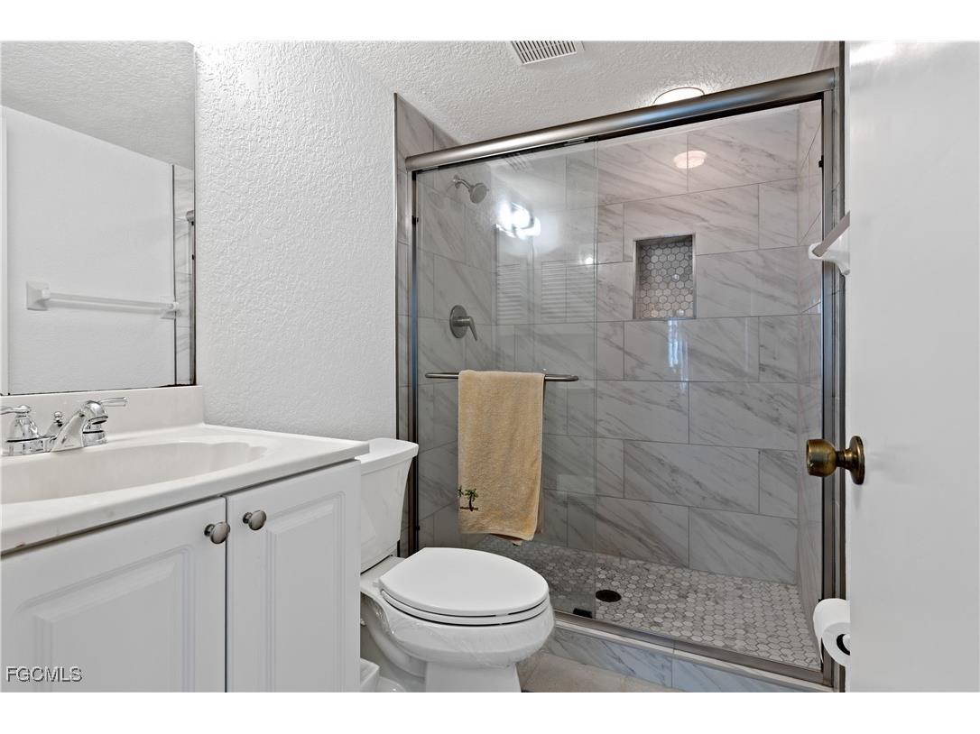 4032 Oakview Drive #H1 Punta Gorda FL 33980 2025015292 image17