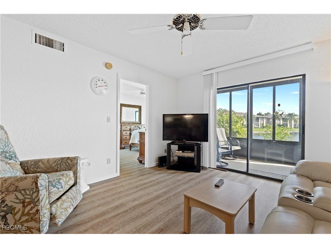 4032 Oakview Drive #H1 Punta Gorda FL 33980 2025015292 image7