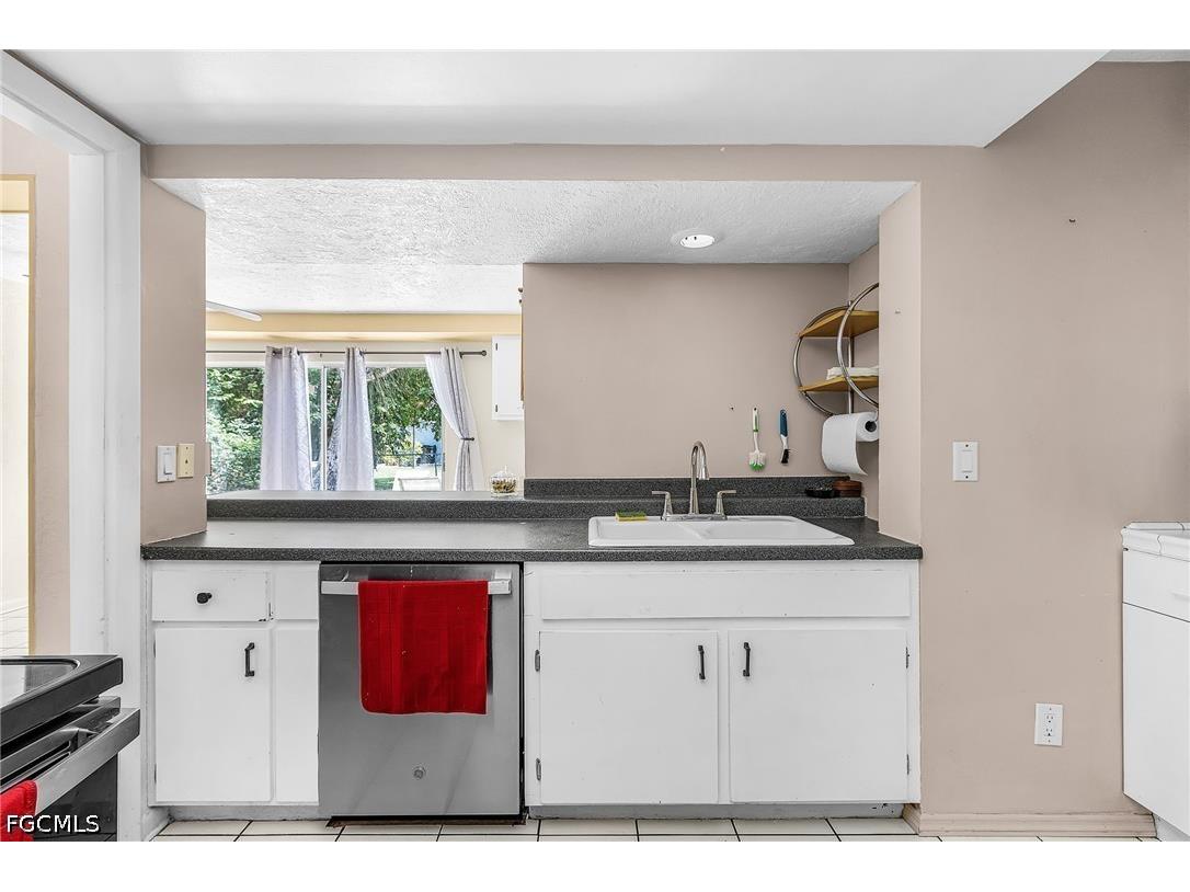 4033 Country Club Boulevard Cape Coral FL 33904 2026020226 image17