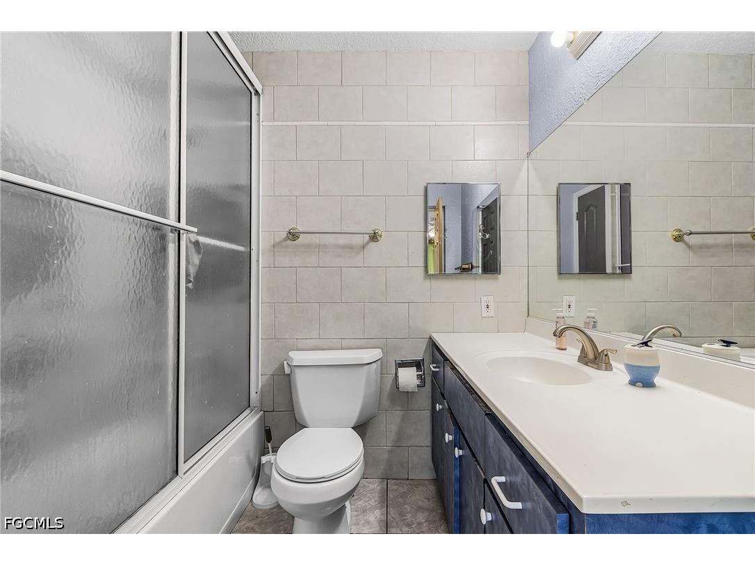 4033 Country Club Boulevard Cape Coral FL 33904 2026020226 image23