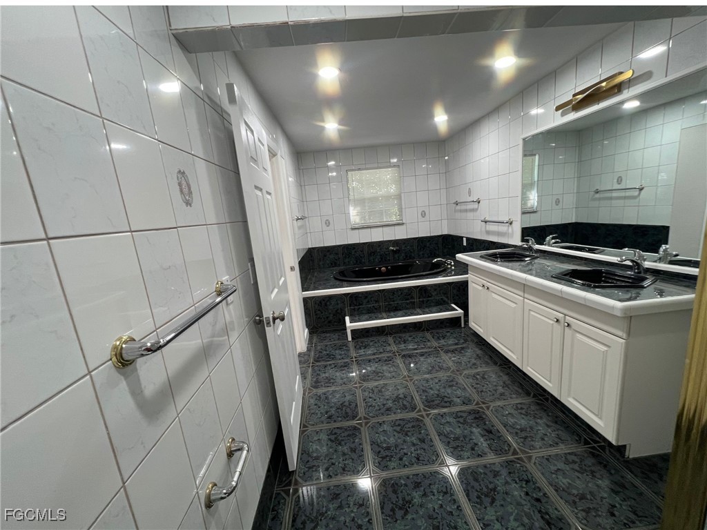 4033 School Circle Labelle FL 33935 2025018642 image17