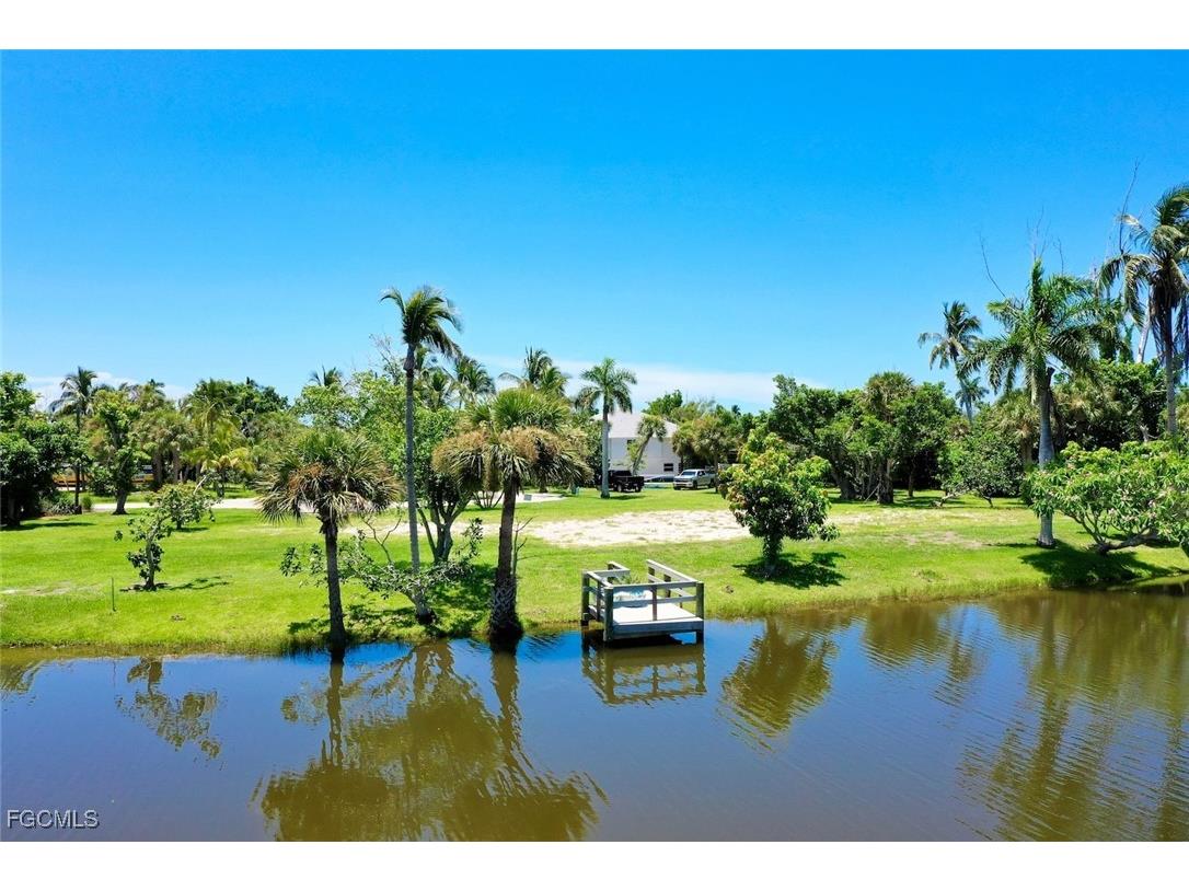 4037 Coquina Drive Sanibel FL 33957 2025025431 image1