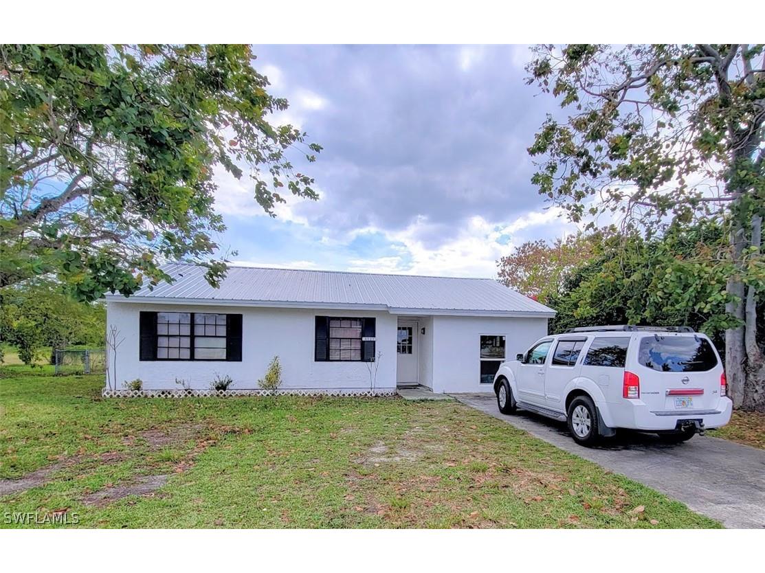 4037 W Sunflower Circle Labelle FL 33935 224029180 image1