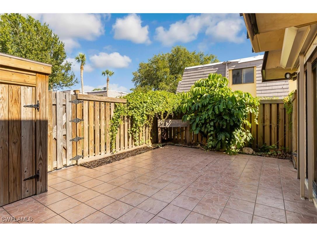 4039 Sandlewood Lane #1 Fort Myers FL 33907 223038113 image1