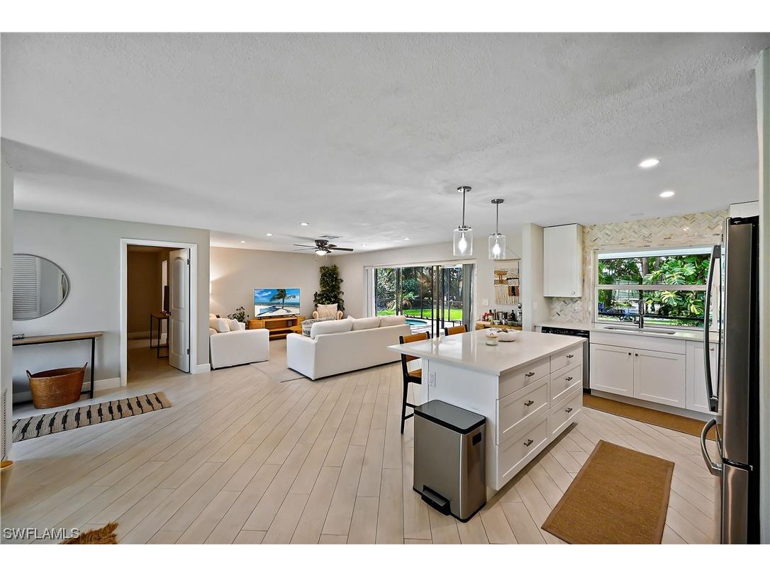 404 Marathon Court Naples FL 34112 223032710 image1