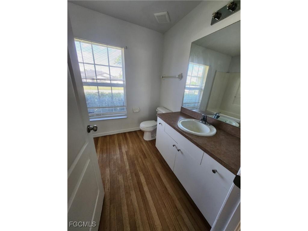 404 NE 23rd Terrace Cape Coral FL 33909 2025015810 image10