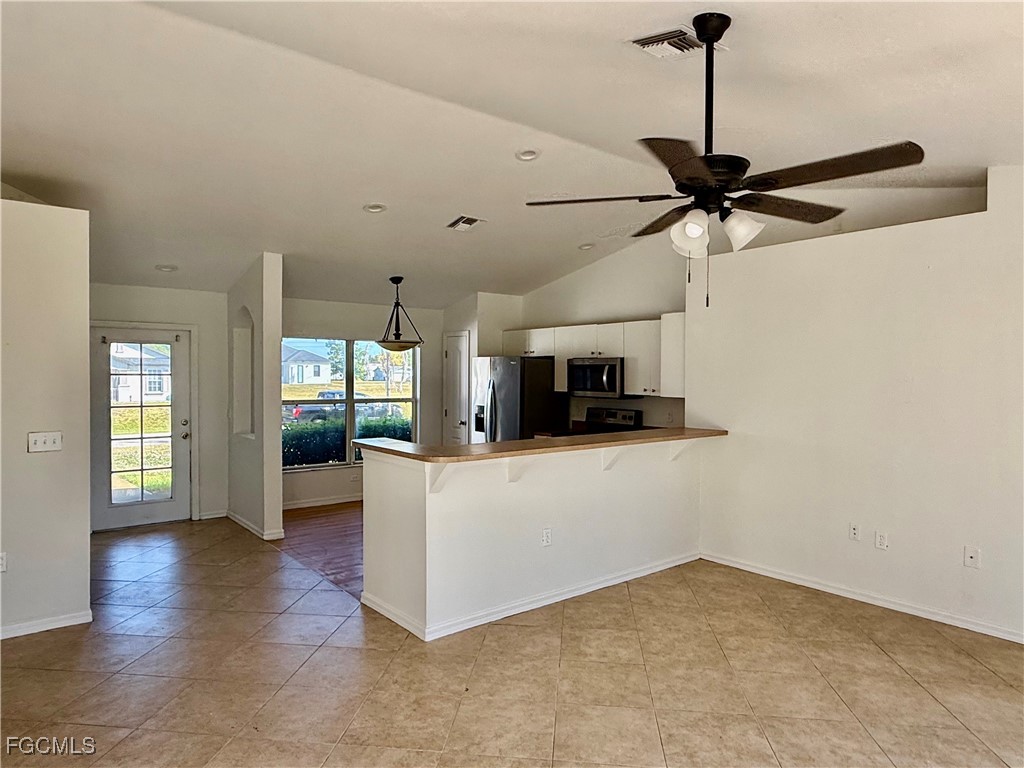 404 NE 23rd Terrace Cape Coral FL 33909 2025015810 image5