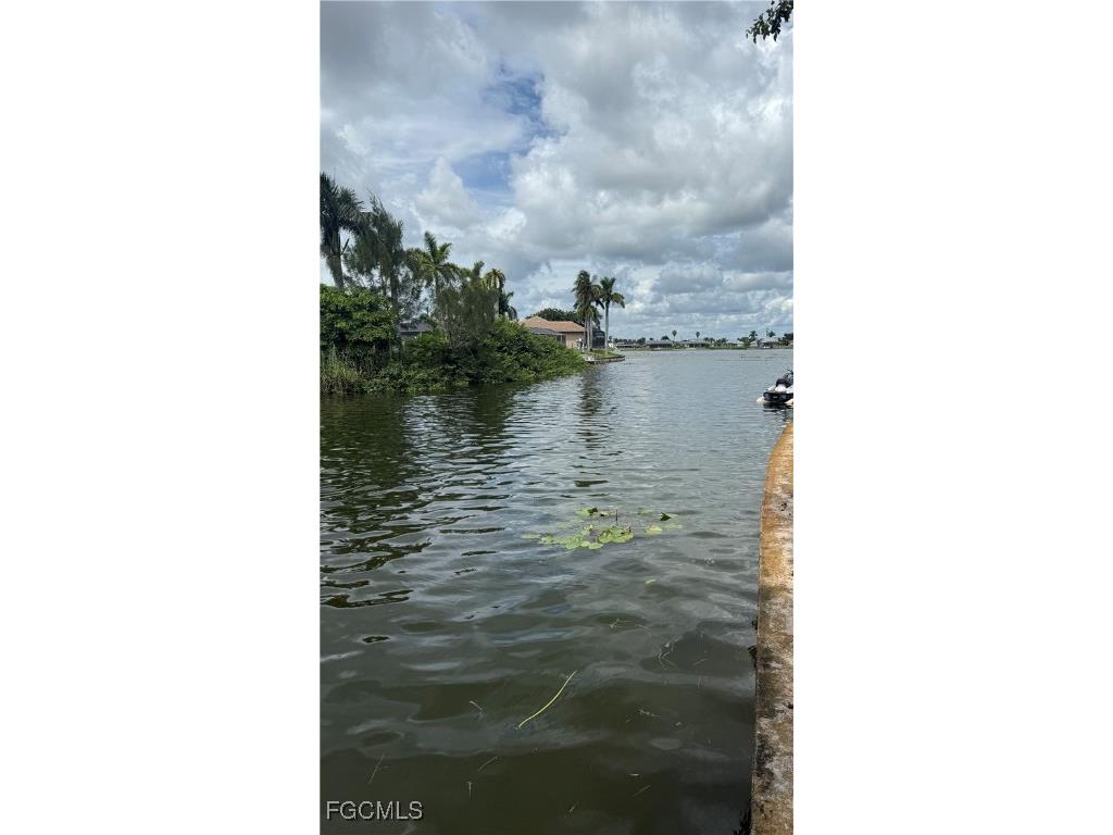 404 SE 9th Place Cape Coral FL 33990 2025008407 image5