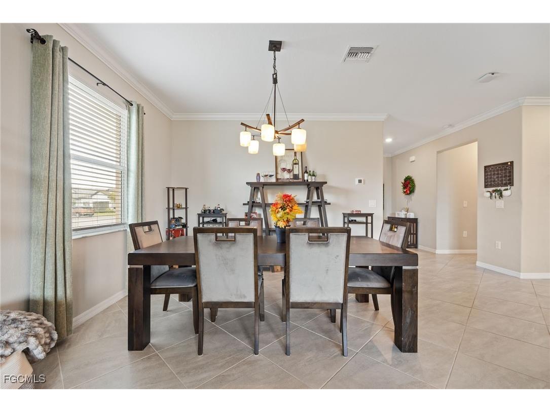 4040 E Hampton Circle Alva FL 33920 2025020124 image10