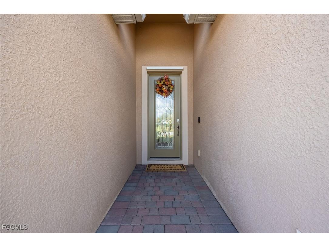 4040 E Hampton Circle Alva FL 33920 2025020124 image2