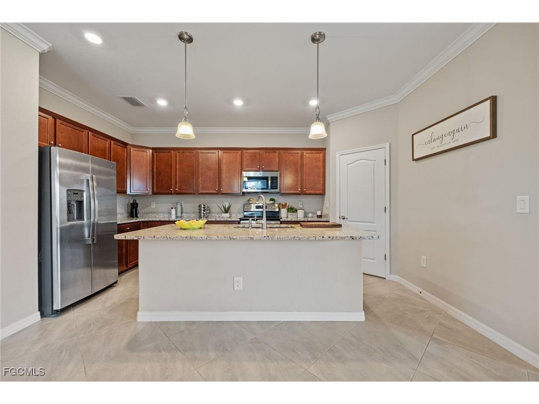 4040 E Hampton Circle Alva FL 33920 2025020124 image5