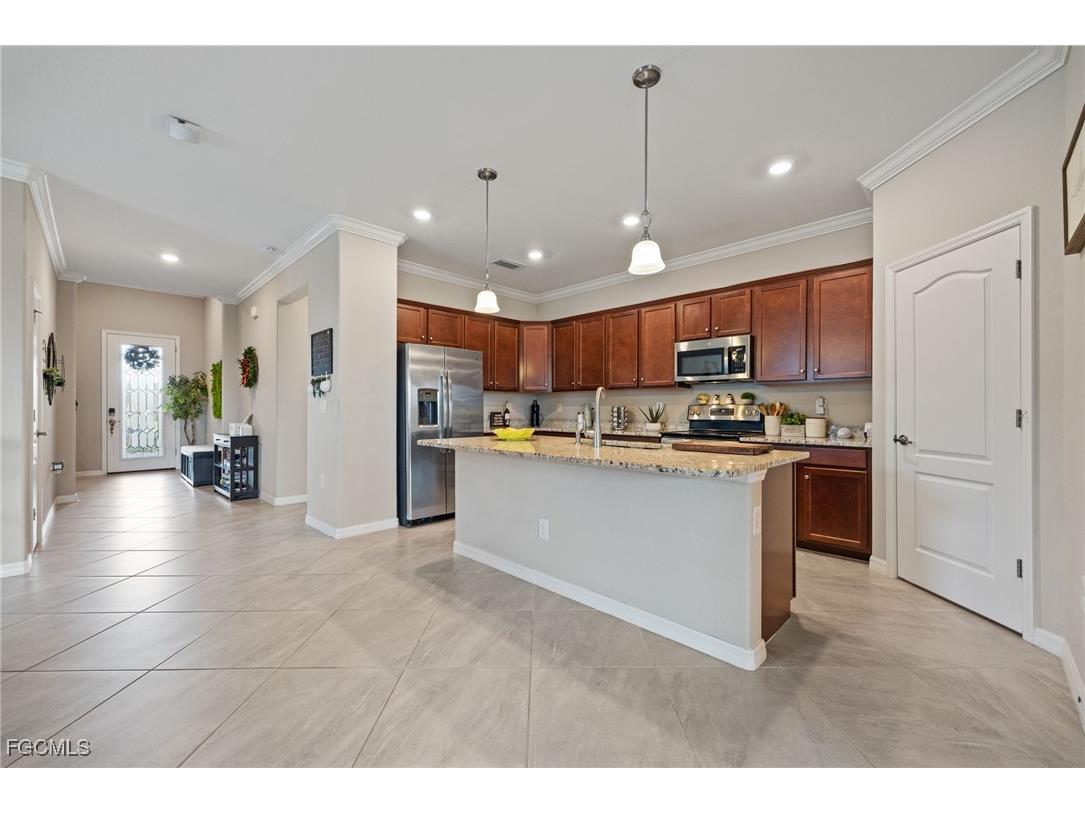 4040 E Hampton Circle Alva FL 33920 2025020124 image6