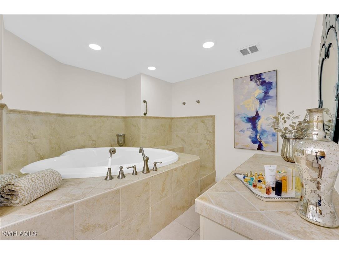 4041 Gulf Shore Boulevard N #108 Naples FL 34103 225034871 image16