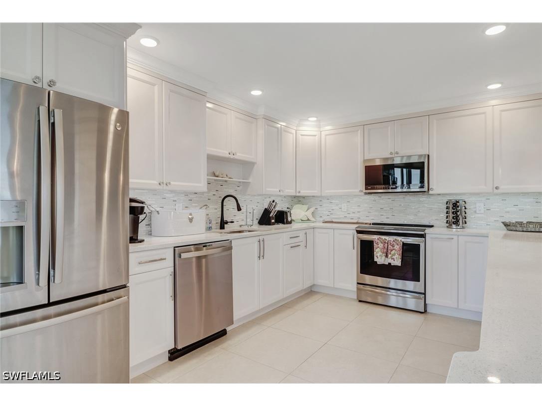 4041 Gulf Shore Boulevard N #1109 Naples FL 34103 226024473 image9