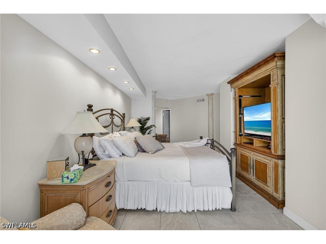 4041 Gulf Shore Boulevard N #1807 Naples FL 34103 226015806 image21