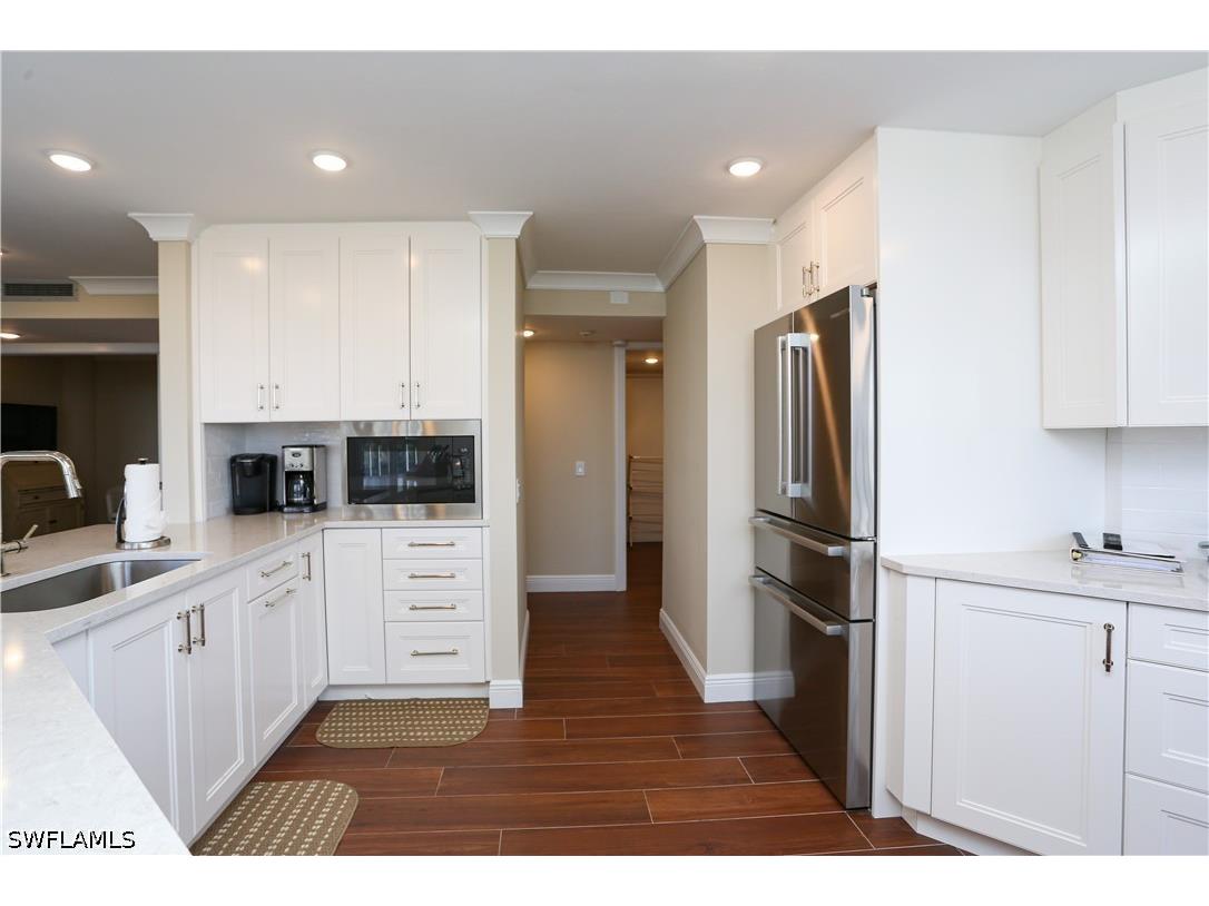 4041 Gulf Shore Boulevard N #305 Naples FL 34103 226015912 image11