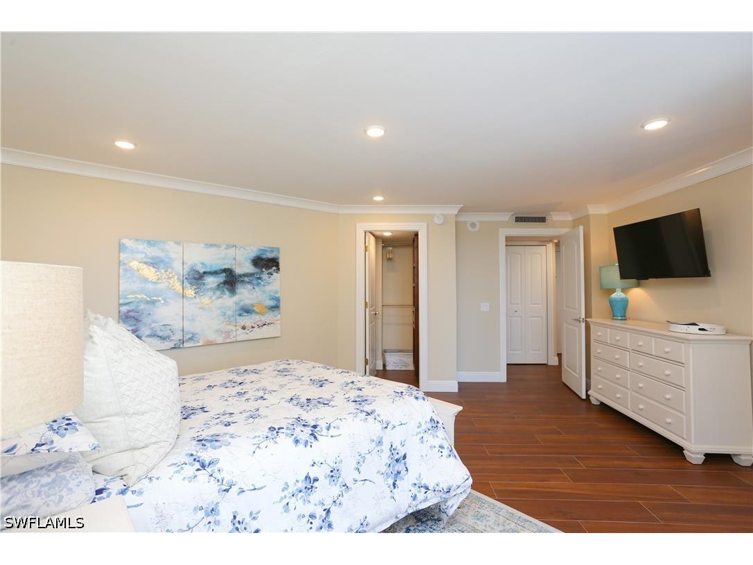4041 Gulf Shore Boulevard N #305 Naples FL 34103 226015912 image17