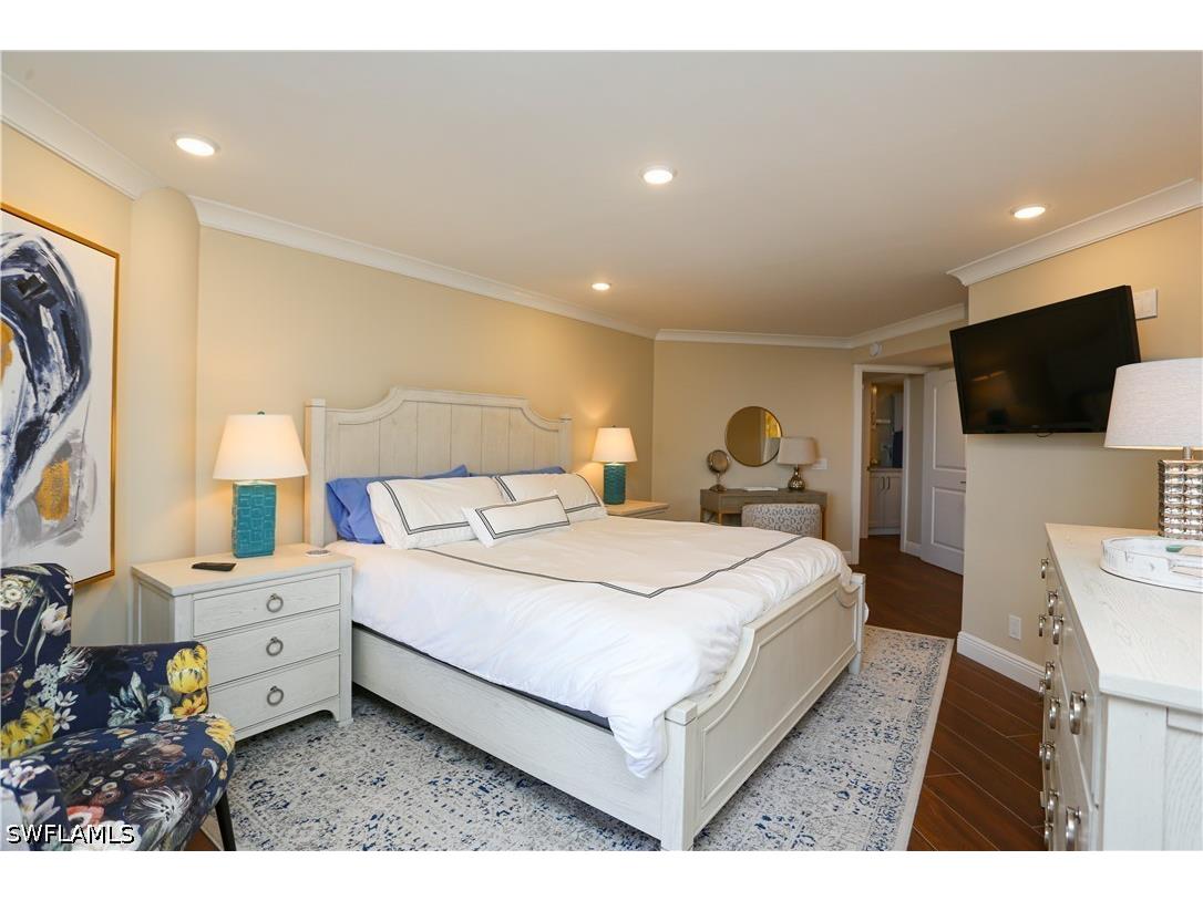 4041 Gulf Shore Boulevard N #305 Naples FL 34103 226015912 image20