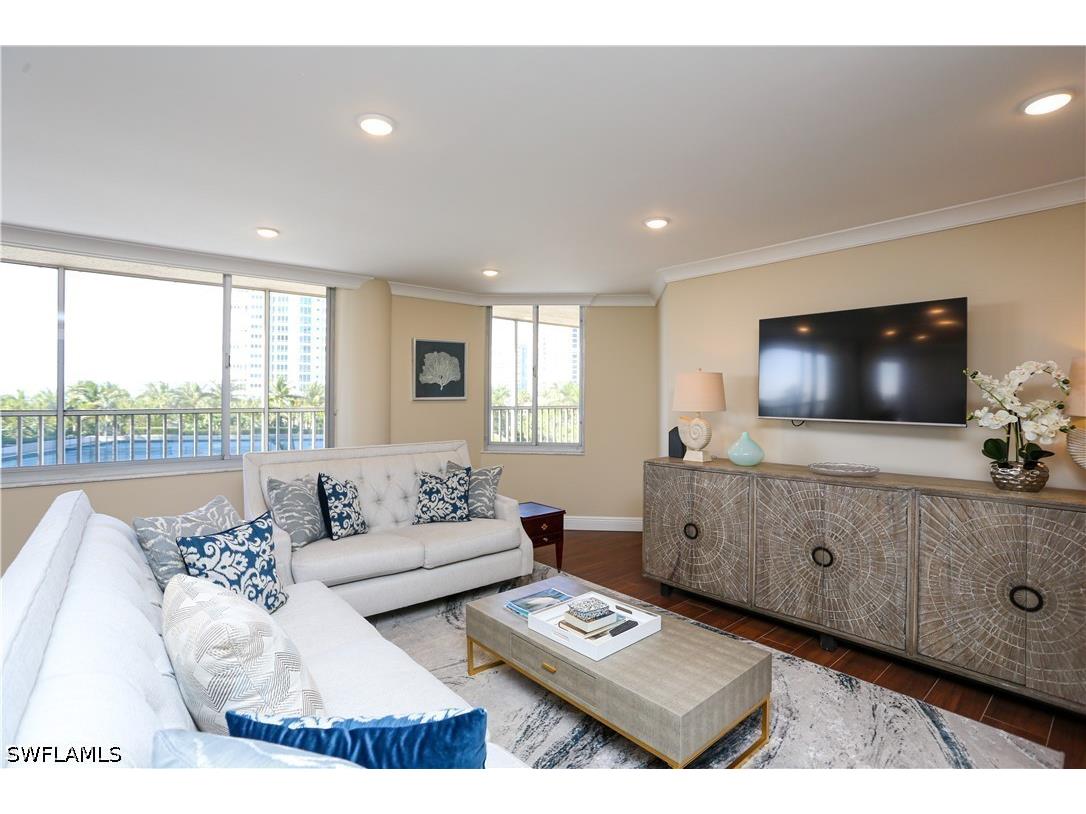 4041 Gulf Shore Boulevard N #305 Naples FL 34103 226015912 image4