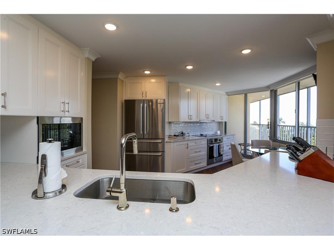 4041 Gulf Shore Boulevard N #305 Naples FL 34103 226015912 image8